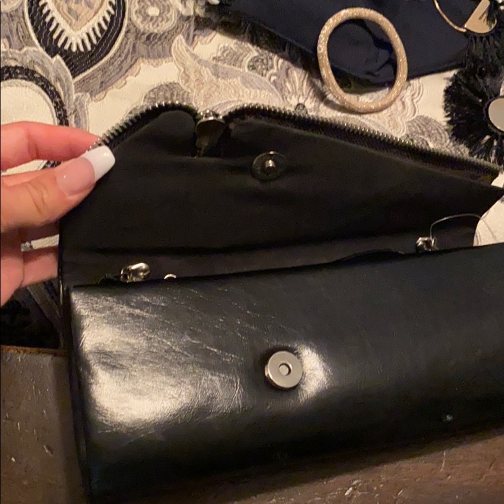 Bebe clutch